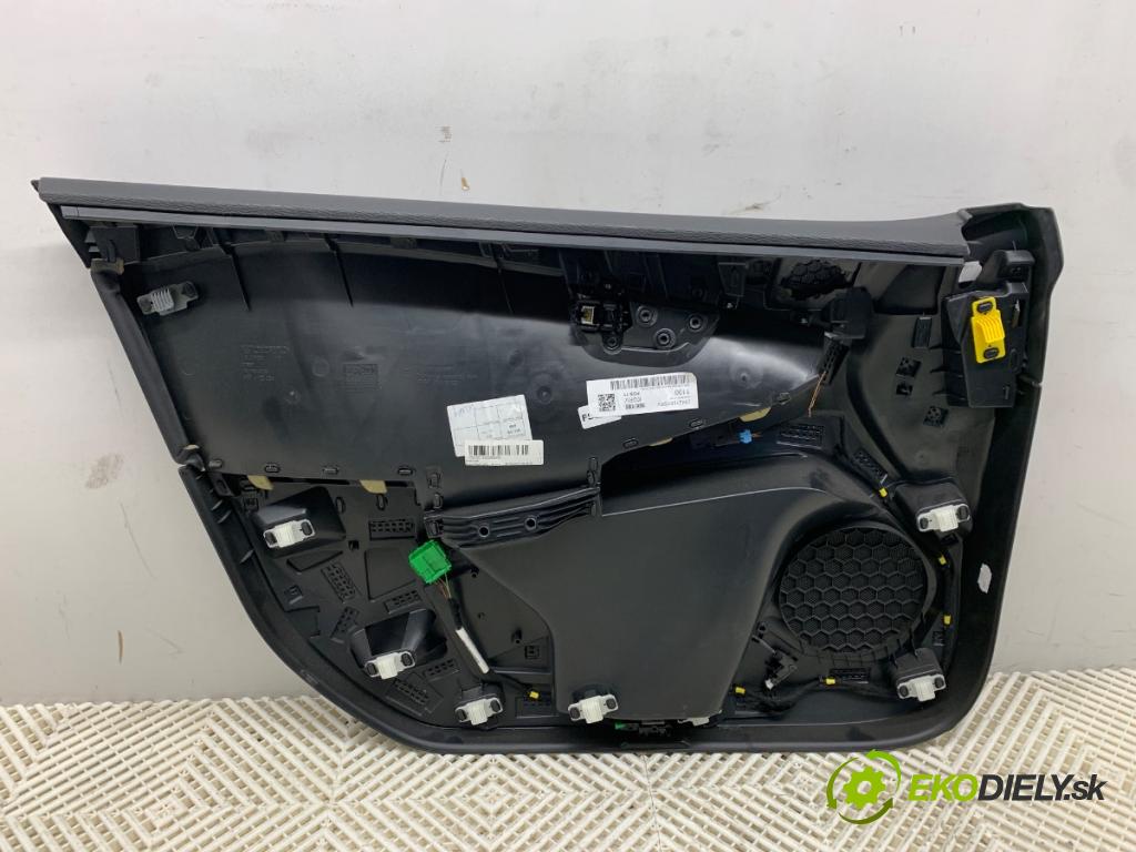 VOLVO V40 liftback 2014 110 kW D3 1984 ča dveře pravý přední část