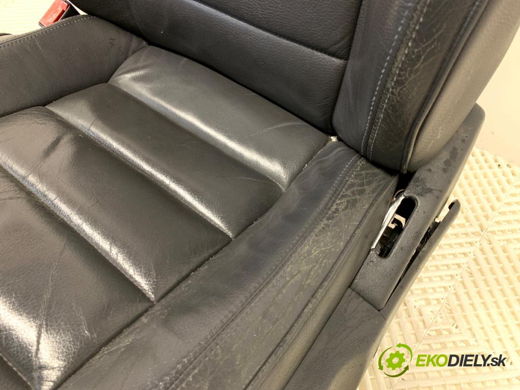 VW TOUAREG SUV 2004 230 kW 5.0 V10 TDI 4921 sedadlo levý přední část