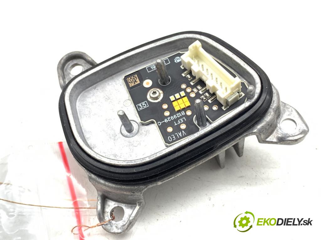 VW GOLF VIII Kombi 2022 110 kW 2.0 TDI 1968 Modul LED 90157099