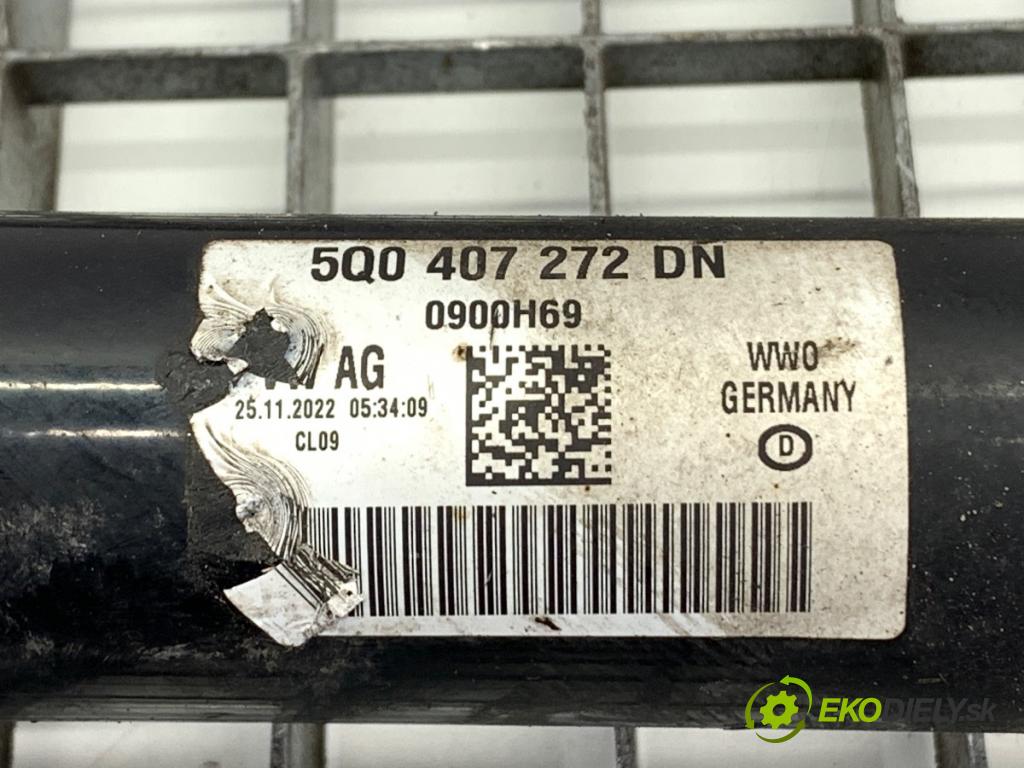 VW GOLF VIII Kombi 2022 110 kW 2.0 TDI 1968 Poloos pravy predný 5Q0407272DN