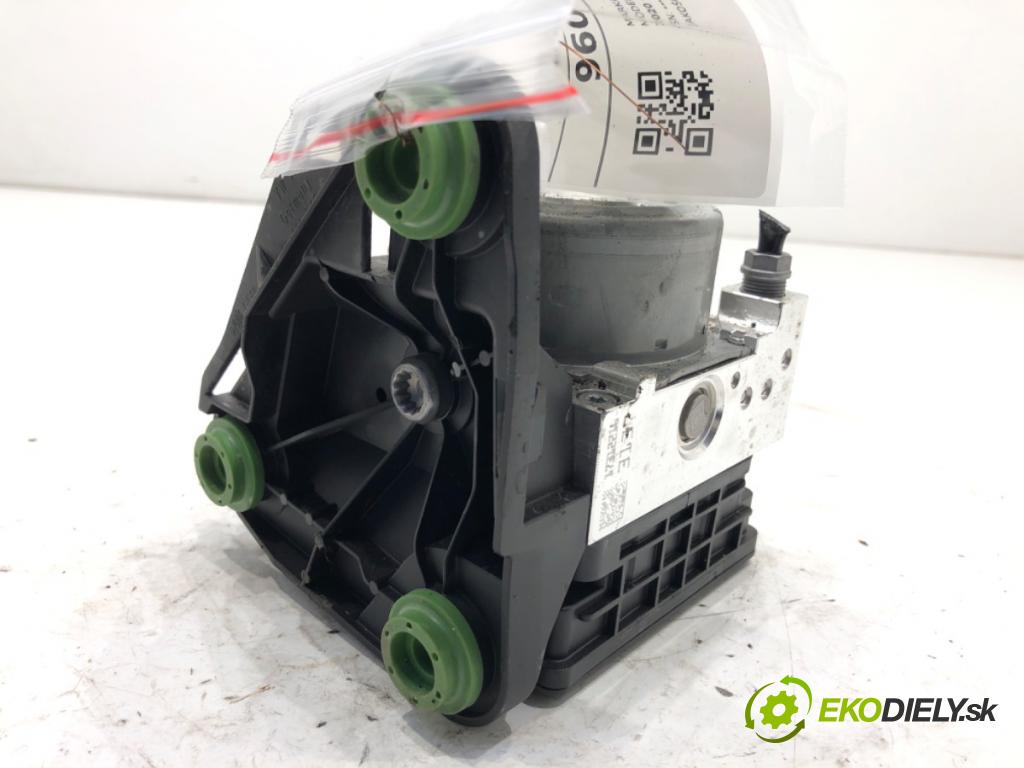 VW GOLF VIII Kombi 2022 110 kW 2.0 TDI 1968 pumpa ABS 5WA614517BL (Pumpa ABS)