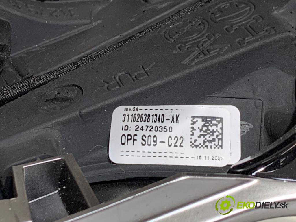 VW GOLF VIII Kombi 2022 110 kW 2.0 TDI 1968 Volant 5H0959542L (Volant)