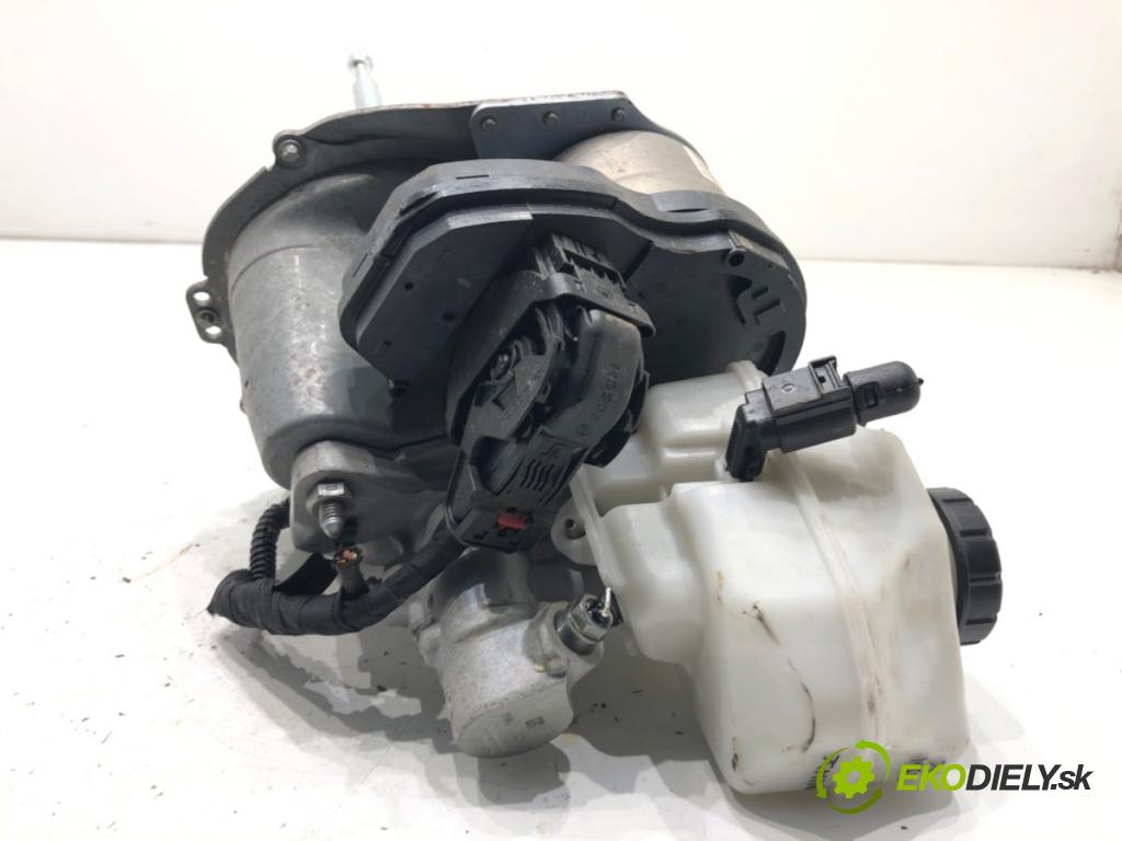 VW GOLF VIII Kombi 2022 110 kW 2.0 TDI 1968 Posilovač bŕzd 5WB614105AK