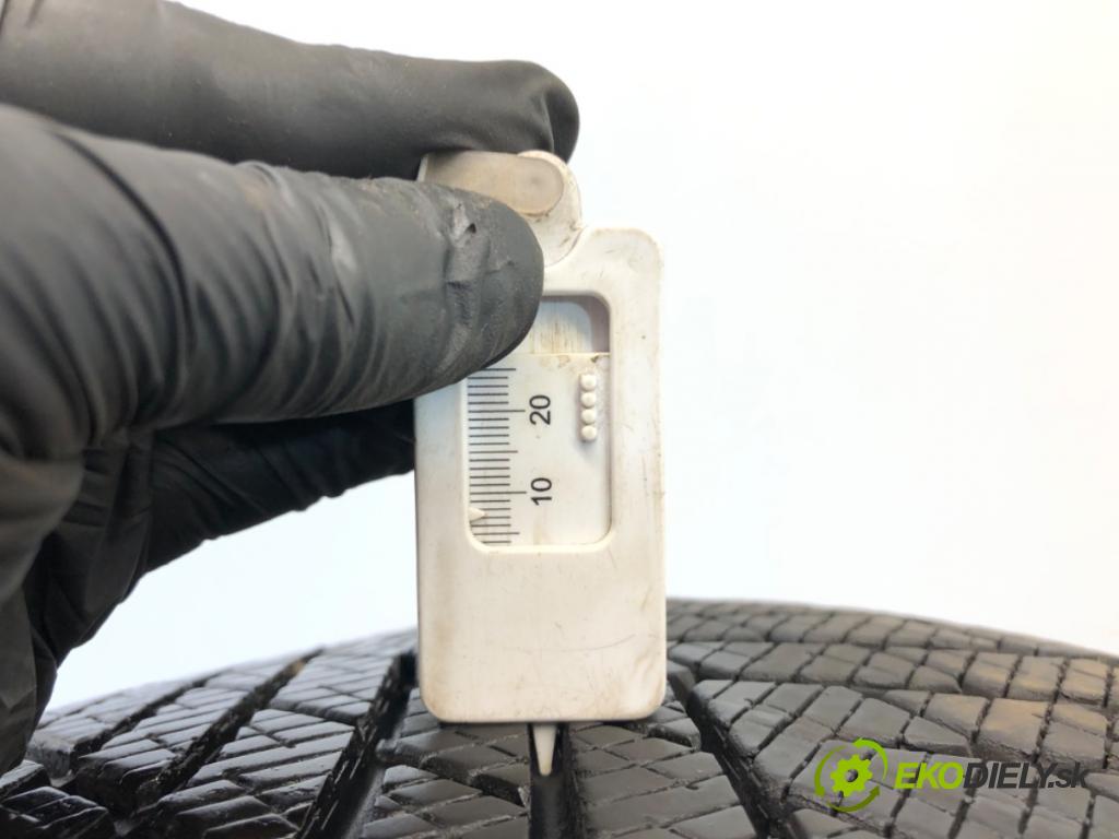 --- --- PNEUMATIKA: zima 2X 235/55 R19 PIRELLI