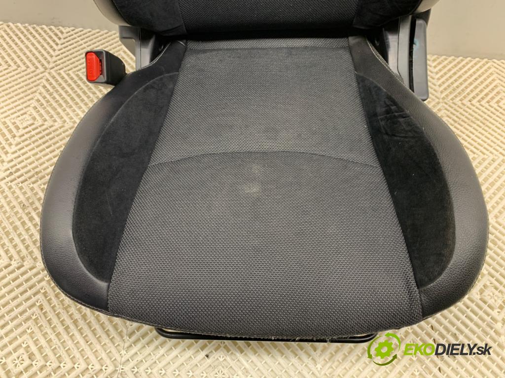 MITSUBISHI OUTLANDER II SUV 2010 130 kW 2.2 DI-D 4WD 2268 Sedadlo ľavy predný