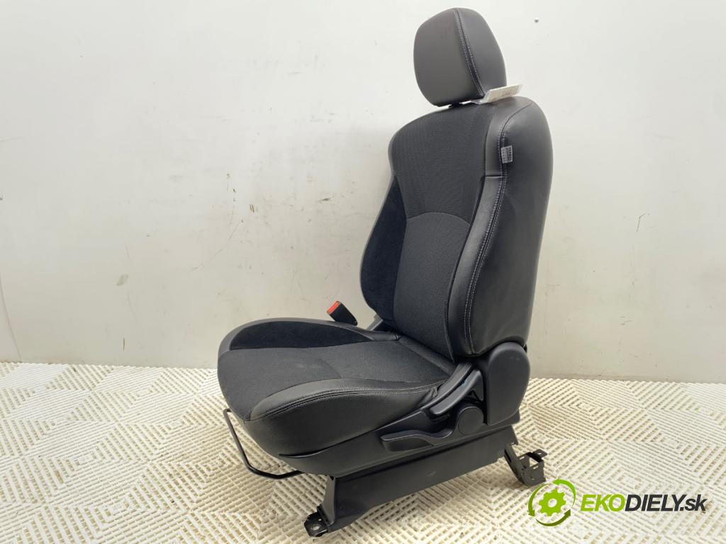 MITSUBISHI OUTLANDER II SUV 2010 130 kW 2.2 DI-D 4WD 2268 Sedadlo ľavy predný