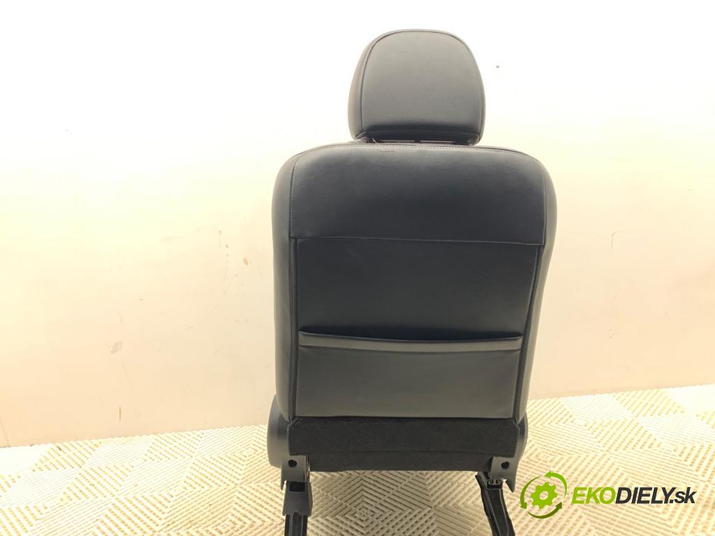MITSUBISHI OUTLANDER II SUV 2010 130 kW 2.2 DI-D 4WD 2268 Sedadlo ľavy predný