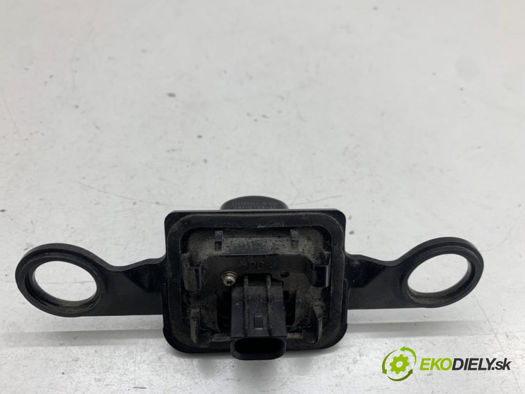 TOYOTA COROLLA E21 sedan 2020 72 kW 1.8 VVTi Hybrid (ZWE211, MZEA12) 1798 KAMERA 86790-02240