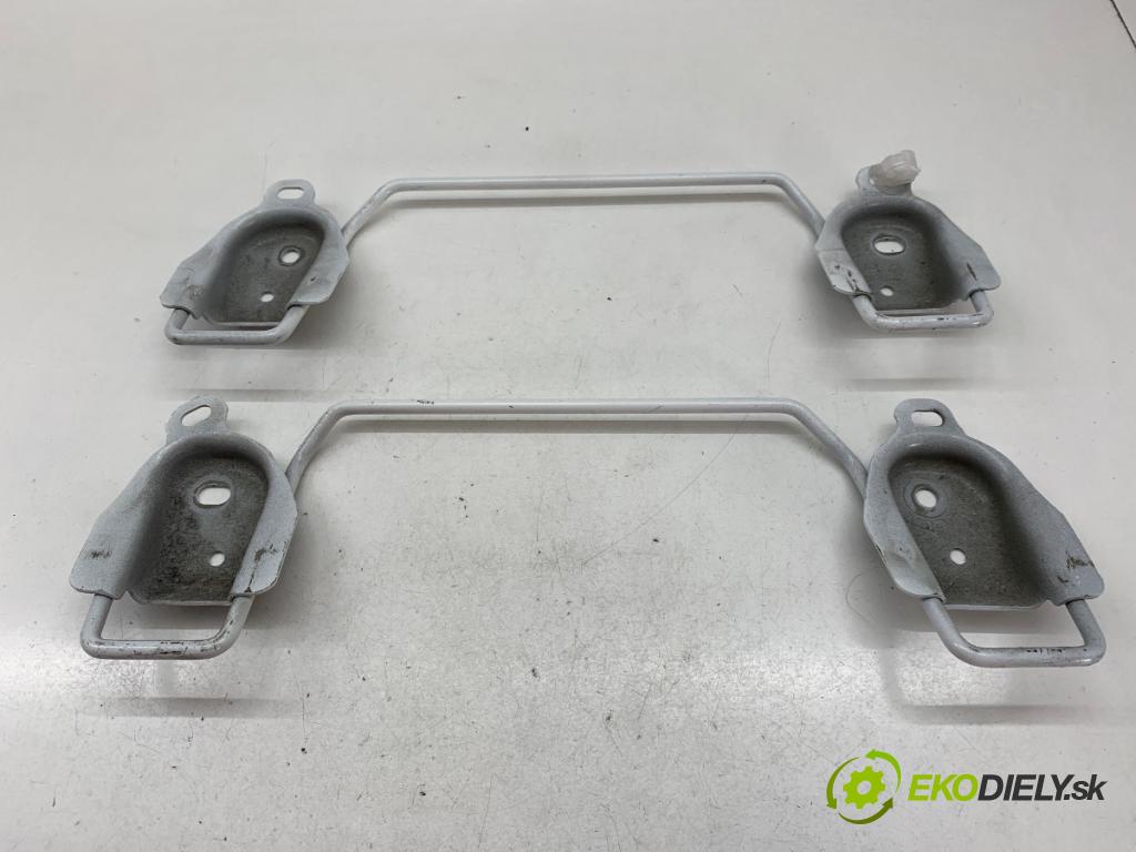 TOYOTA COROLLA E21 sedan 2020 72 kW 1.8 VVTi Hybrid (ZWE211, MZEA12) 1798 uchycení ISOFIX