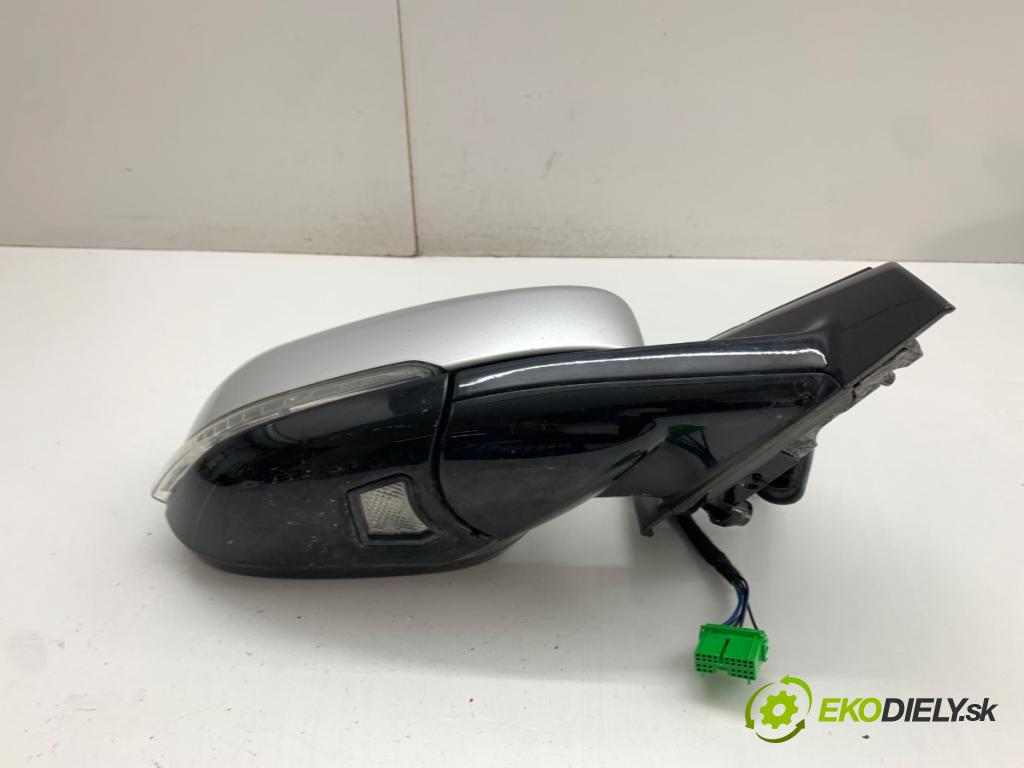 VOLVO V40 liftback 2014 110 kW D3 1984 Spätné zrkadlo pravy 711