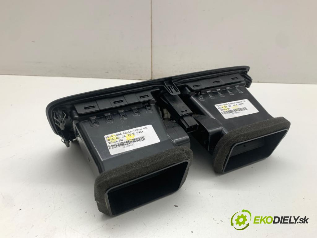 VOLVO V40 liftback 2014 110 kW D3 1984 Mriežky kúrenia predný 1284618