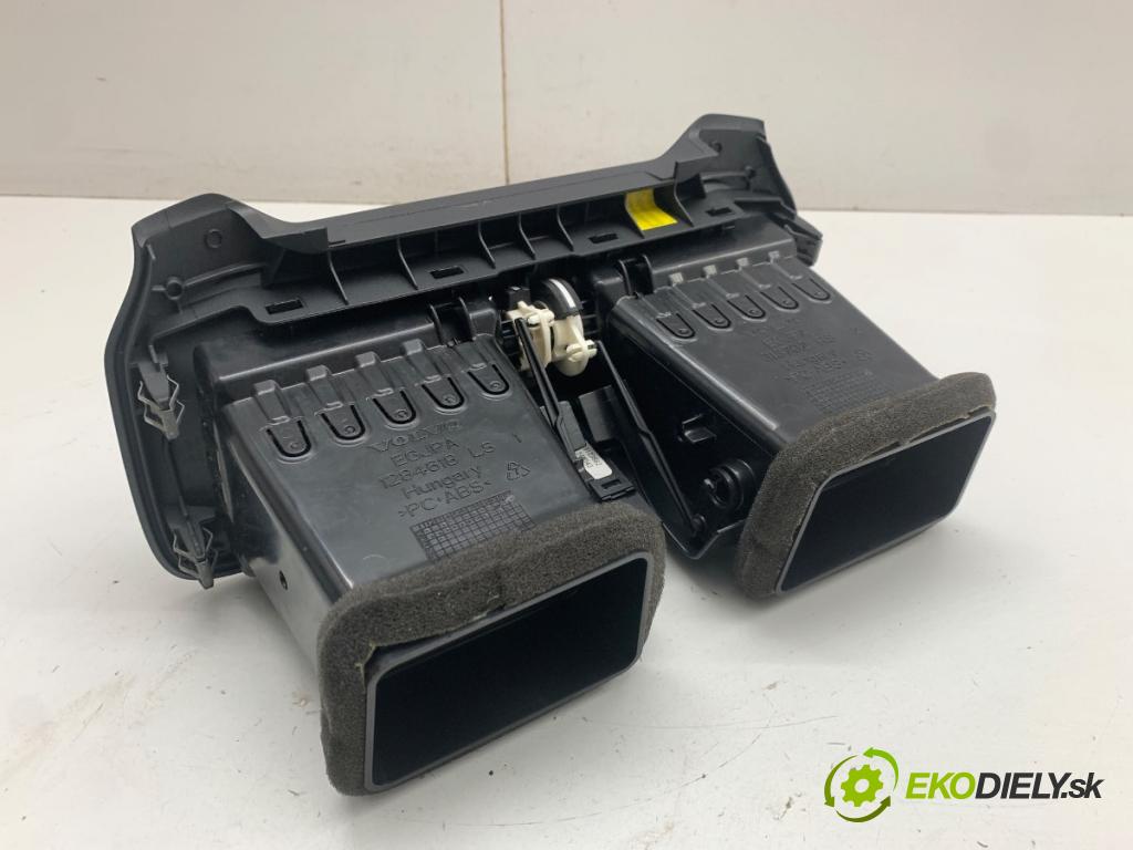 VOLVO V40 liftback 2014 110 kW D3 1984 Mriežky kúrenia predný 1284618