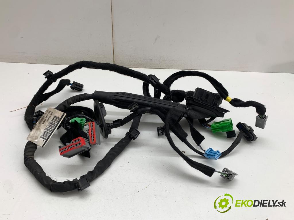 VOLVO V40 liftback 2014 110 kW D3 1984 káblovačka dveře přední část levý 31334093