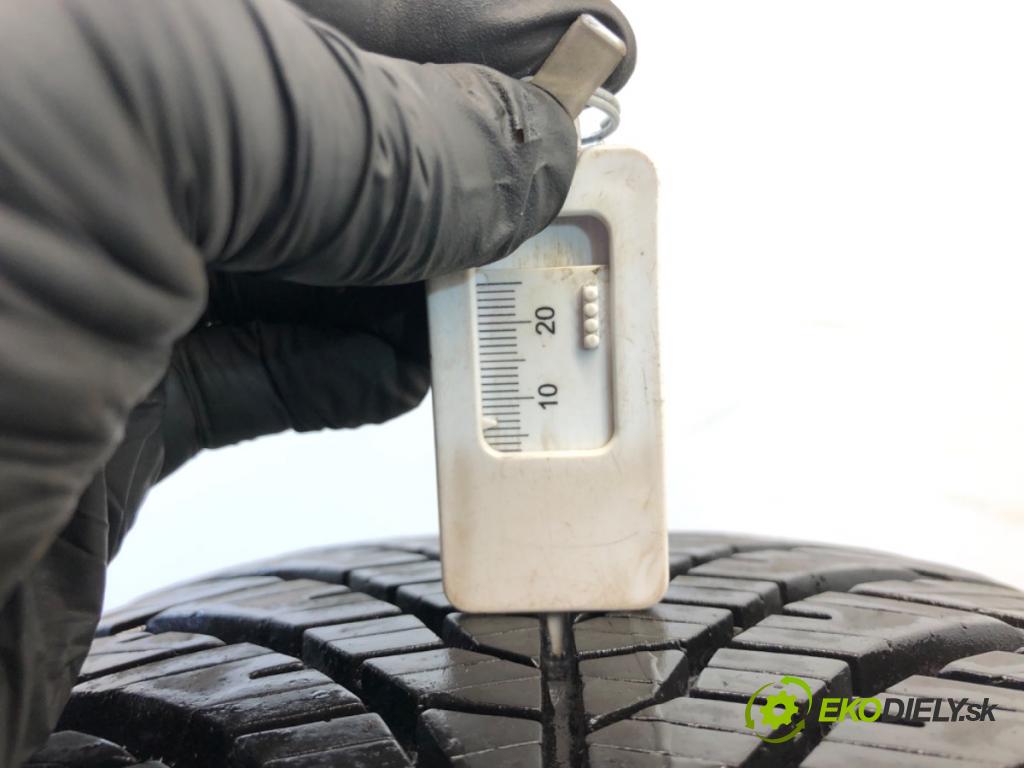 --- ---      PNEUMATIKY: PARA: VÍCENÁ SEZÓNA: 205/60 R16 YOKOHAMA