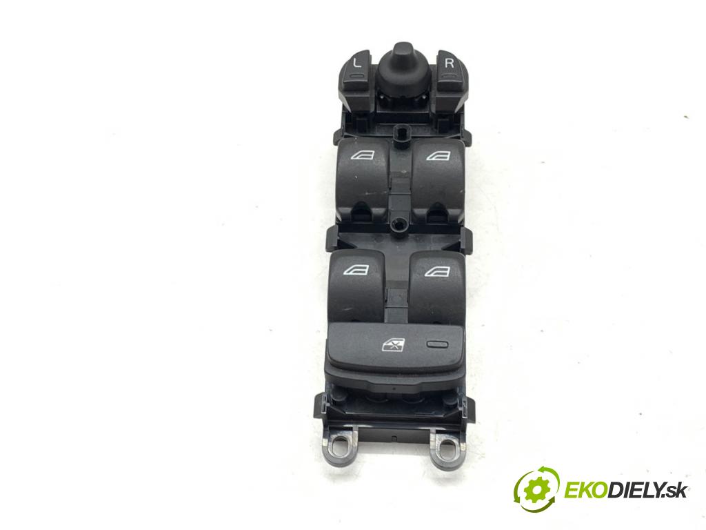 VOLVO V40 liftback 2014 110 kW D3 1984 přepínač oken 31376495 (Páčky pod volantem)