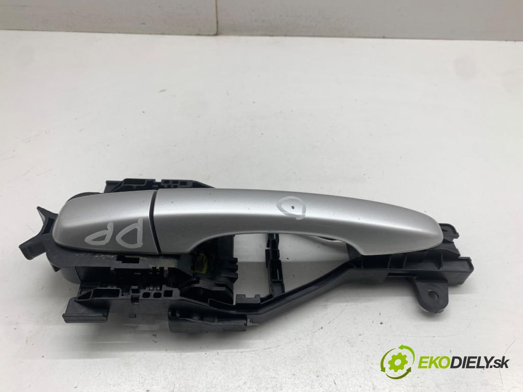 VOLVO V40 liftback 2014 110 kW D3 1984 Kľučka vonkajšia pravy predný 
