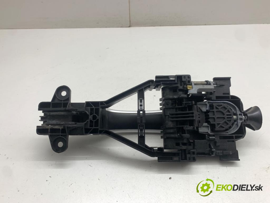 VOLVO V40 liftback 2014 110 kW D3 1984 Kľučka vonkajšia pravy zad 31276168