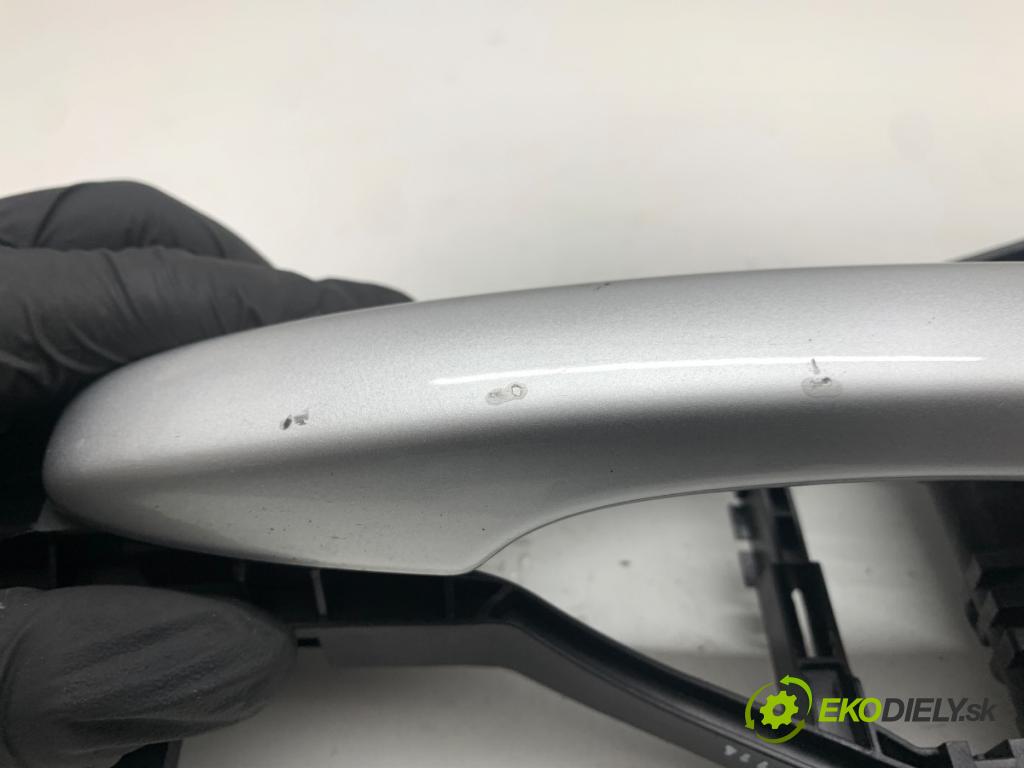 VOLVO V40 liftback 2014 110 kW D3 1984 Kľučka vonkajšia ľavy predný 31276164