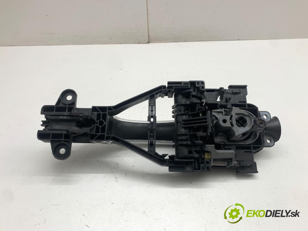 VOLVO V40 liftback 2014 110 kW D3 1984 Kľučka vonkajšia ľavy predný 31276164