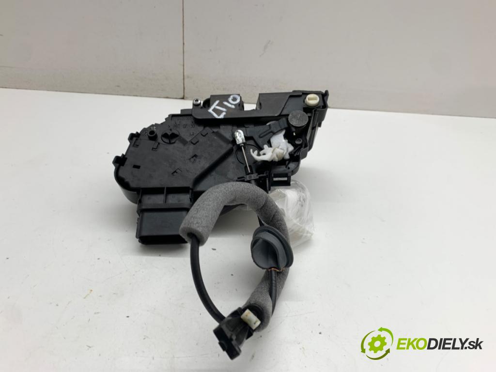 VOLVO XC60 I SUV 2016 140 kW D4 AWD 2400 zámok dveře levý zadní část 31253920