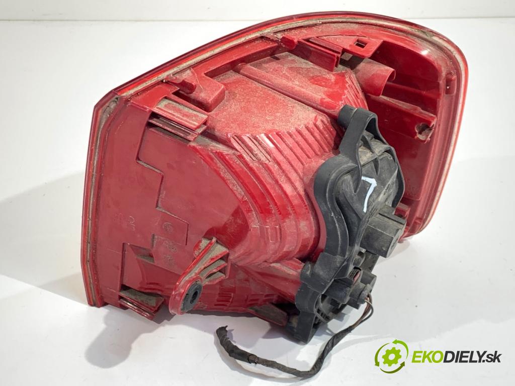 VW TOURAN nadwozie wielkoprzestrzenne (MPV) 2014 77 kW 1.6 TDI 1598 Svetlo ľavy zad