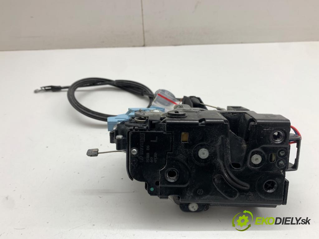 VW TOURAN nadwozie wielkoprzestrzenne (MPV) 2014 77 kW 1.6 TDI 1598 zámok Dvere ľavy zad 7L0839015H