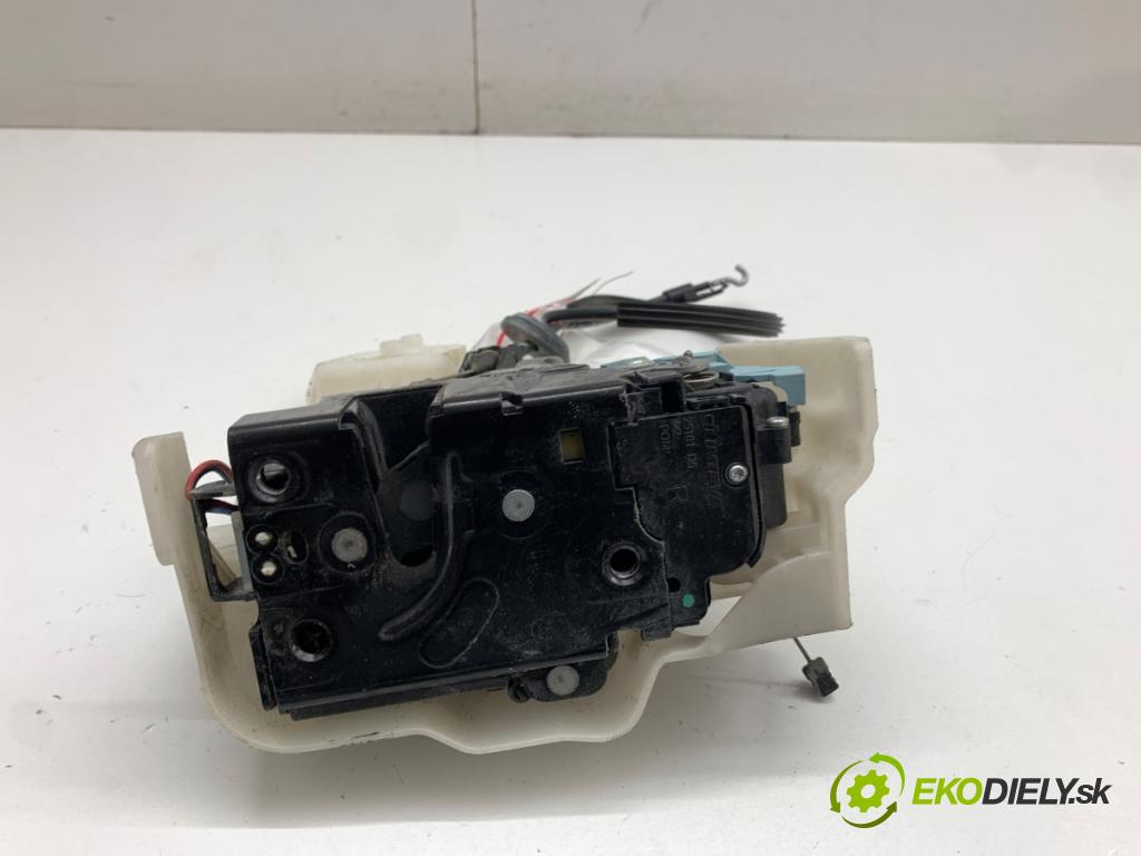 VW TOURAN nadwozie wielkoprzestrzenne (MPV) 2014 77 kW 1.6 TDI 1598 zámok Dvere pravy predný 3D1837016AQ
