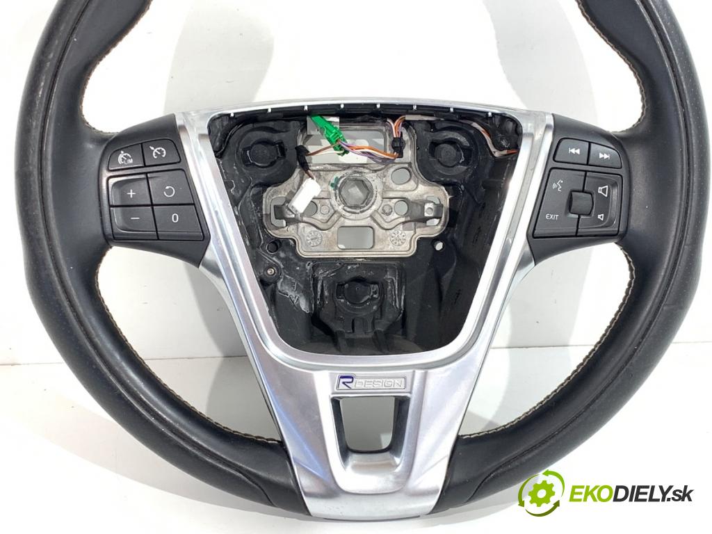 VOLVO V40 liftback 2014 110 kW D3 1984 volant P31332927 (Volant)