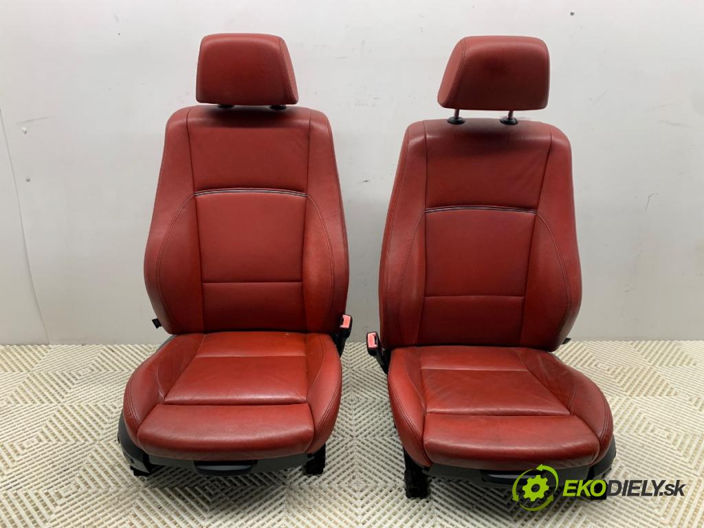 BMW E84 SUV 2013 180 kW xDrive 28 i 1997 sedadla sedačky sedadlo boční
