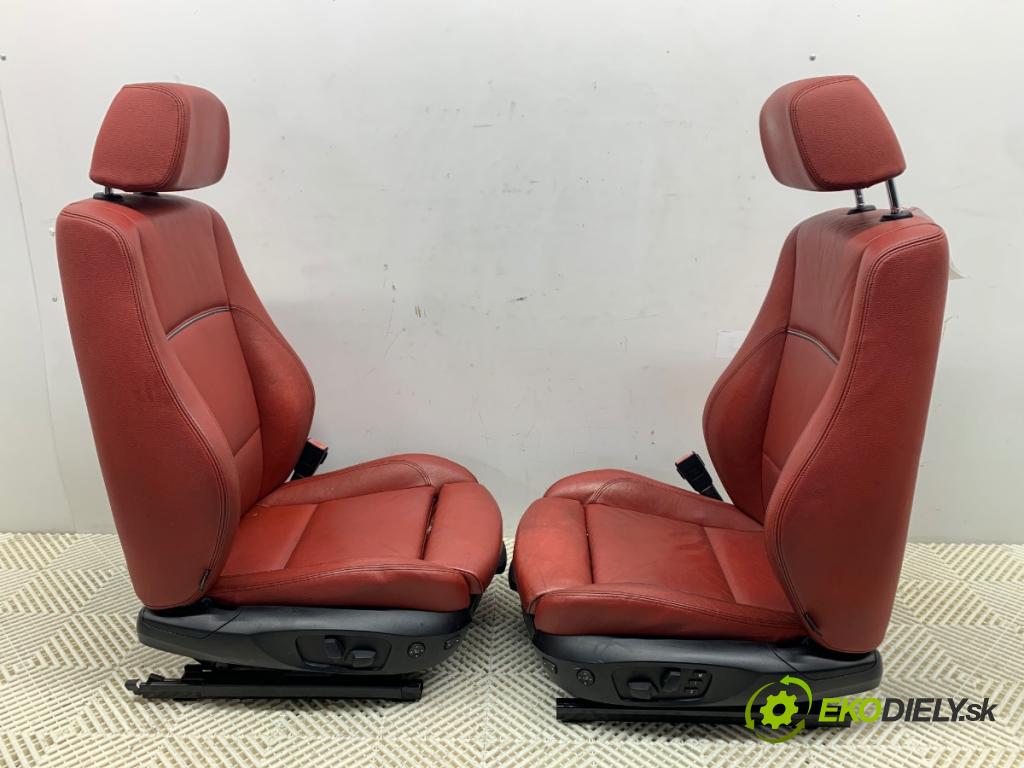 BMW E84 SUV 2013 180 kW xDrive 28 i 1997 sedadla sedačky sedadlo boční