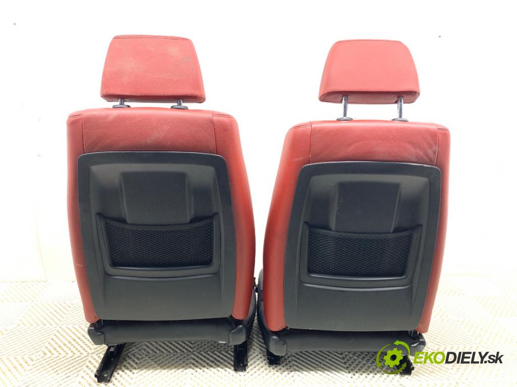 BMW E84 SUV 2013 180 kW xDrive 28 i 1997 sedadla sedačky sedadlo boční