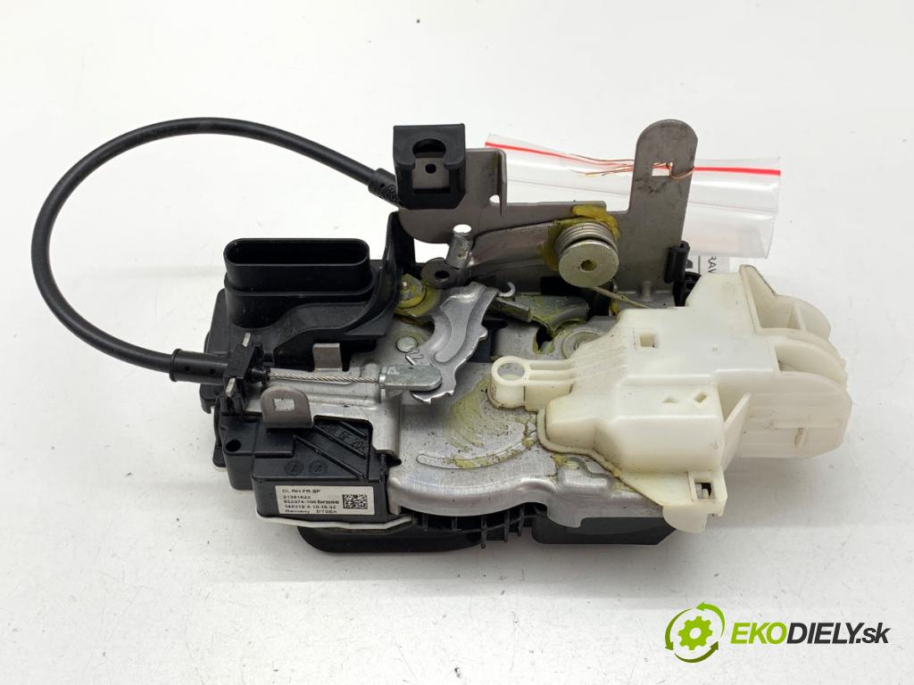 VOLVO V40 liftback 2014 110 kW D3 1984 zámok dveře pravý přední část 31391823