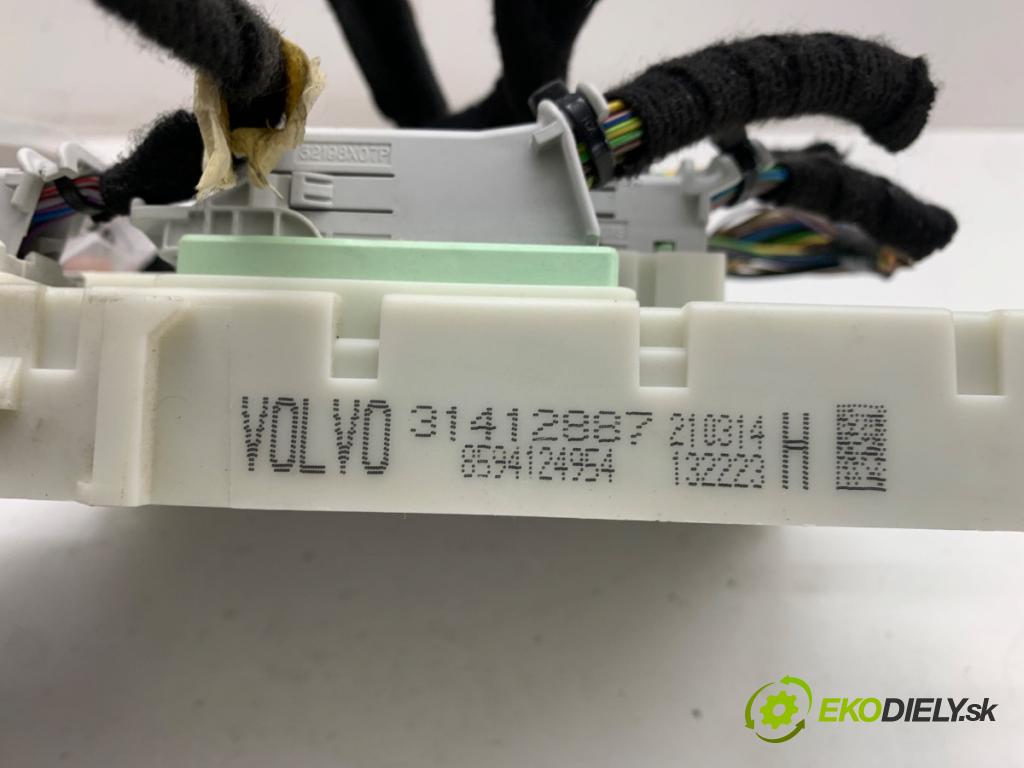VOLVO V40 liftback 2014 110 kW D3 1984 Modul BSI 31412887 (Poistková skrinka)