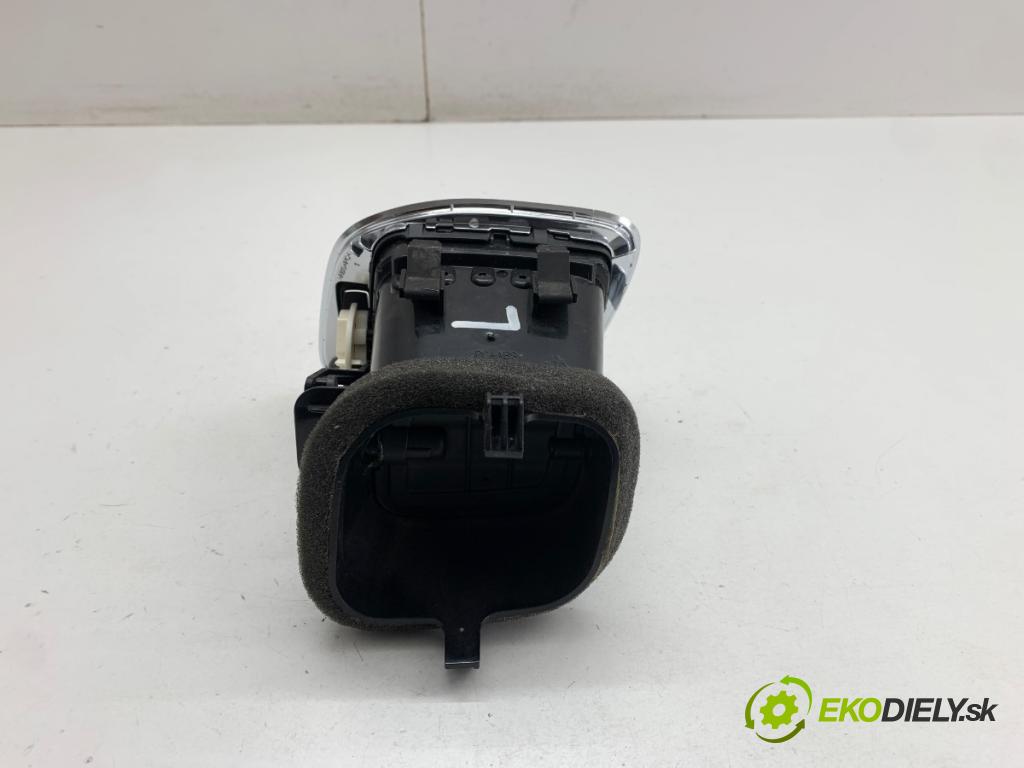 VOLVO V40 liftback 2014 110 kW D3 1984 Mriežky kúrenia ľavy predný 7380300