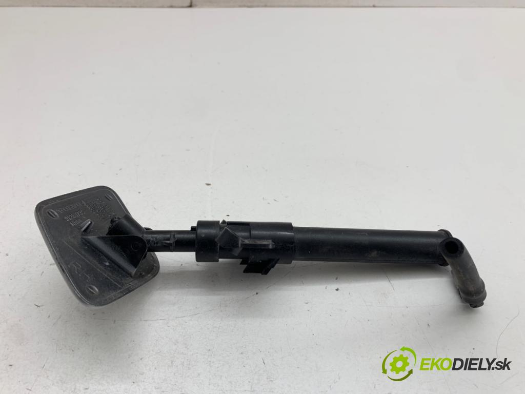 VOLVO V40 liftback 2014 110 kW D3 1984 ostrekovača svetla pravy predný 31276118