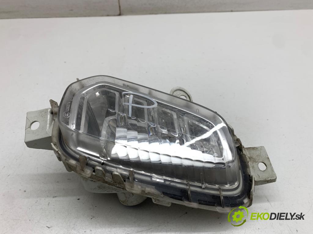 VOLVO V40 liftback 2014 110 kW D3 1984 Hmlové svetlo, hmlovka pravy predný 31323116