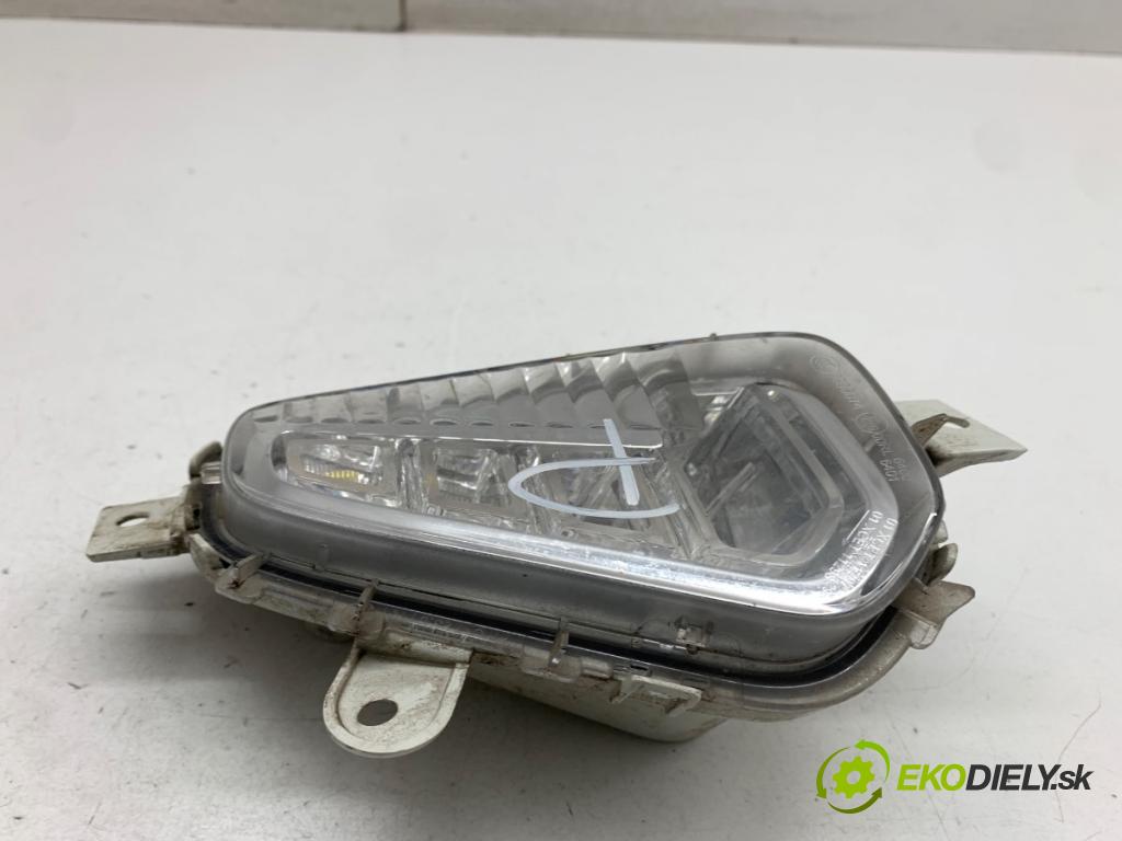 VOLVO V40 liftback 2014 110 kW D3 1984 Hmlové svetlo, hmlovka pravy predný 31323116