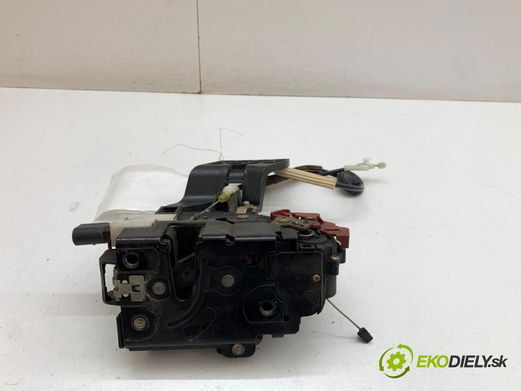 VW TOUAREG SUV 2004 230 kW 5.0 V10 TDI 4921 zámok Dvere pravy predný 3D1837016A