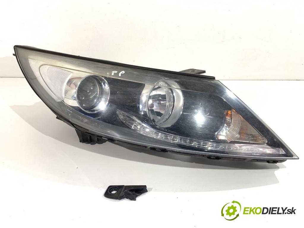 KIA SPORTAGE III SUV 2013 99 kW 1.6 GDI 1591 světlomet pravý přední část 92102-3U250