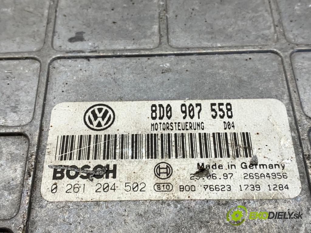VW PASSAT B5 Kombi 1997 74 kW 1.6 1595 řídící jednotka motora 8D0907558 (Řídicí jednotka)
