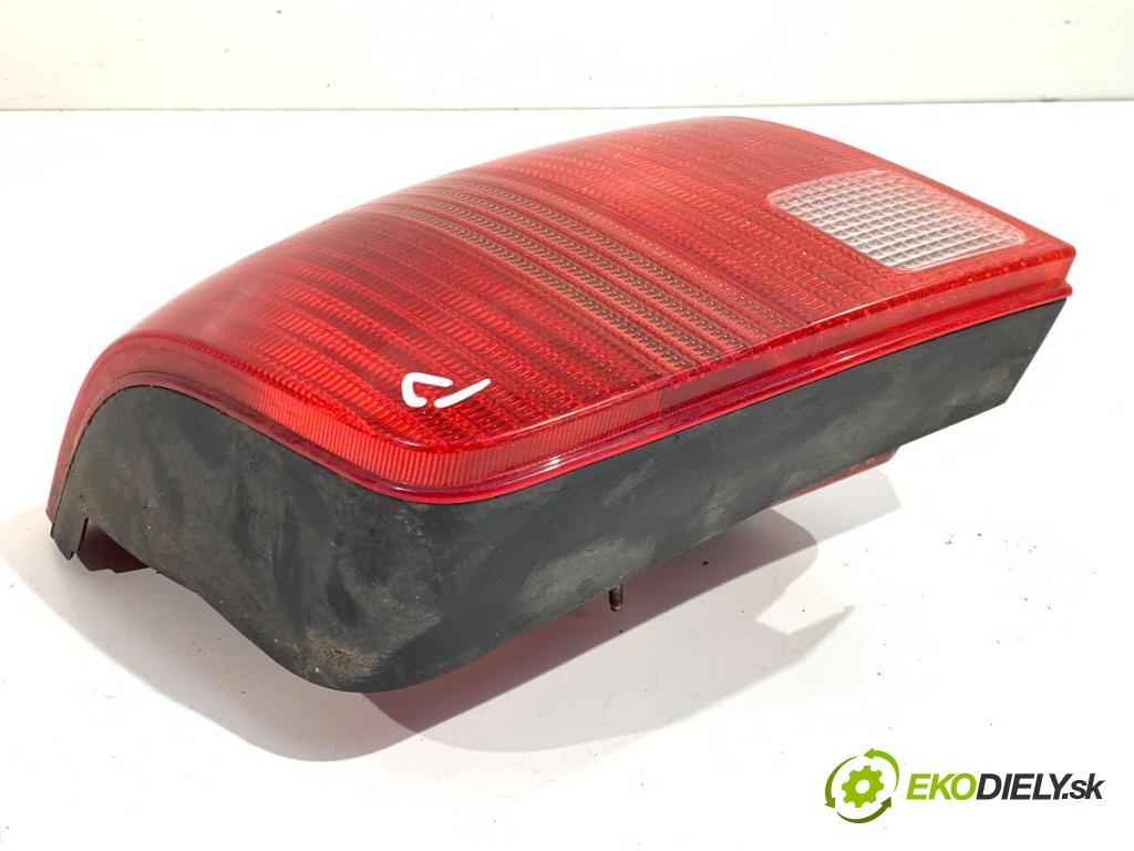 VW PASSAT B5 Kombi 1997 74 kW 1.6 1595 Svetlo pravy zad 3B9945112G