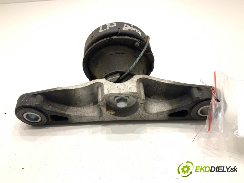 VOLVO V40 liftback 2014 110 kW D3 1984 AirBag Motor pravy 326E06B