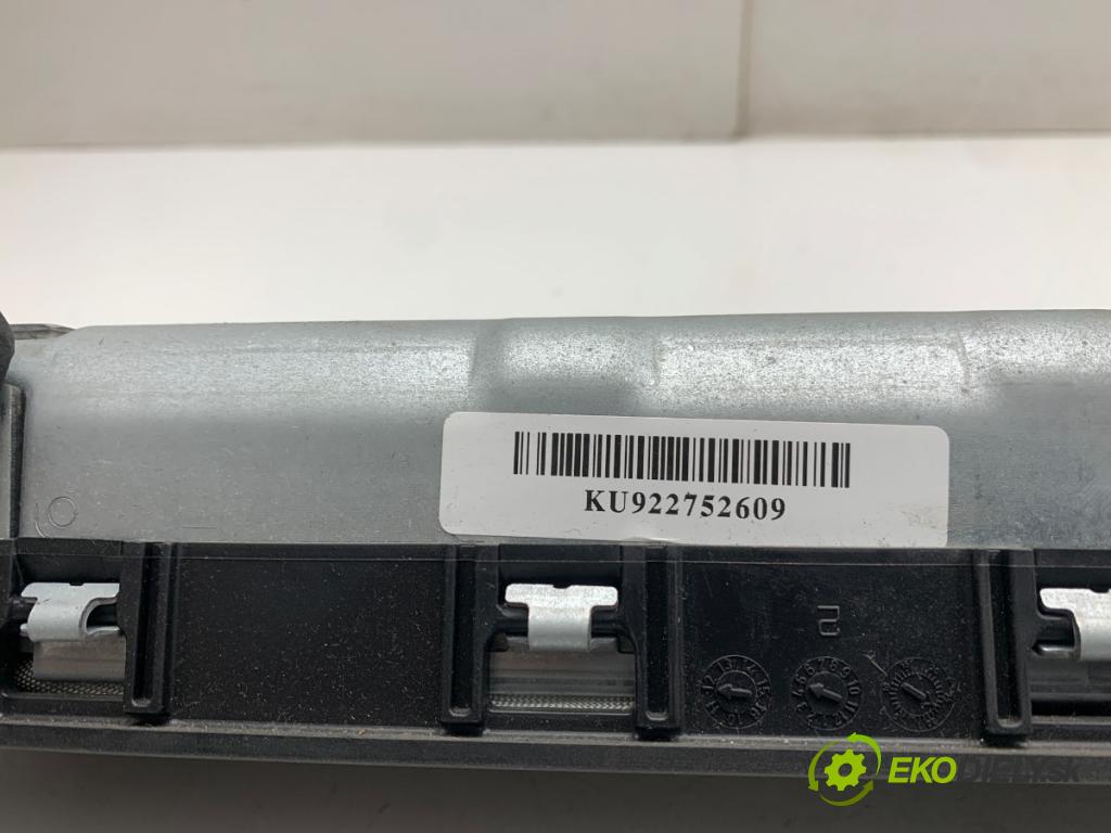 BMW E84 SUV 2013 180 kW xDrive 28 i 1997 AirBag koleno: 9227526