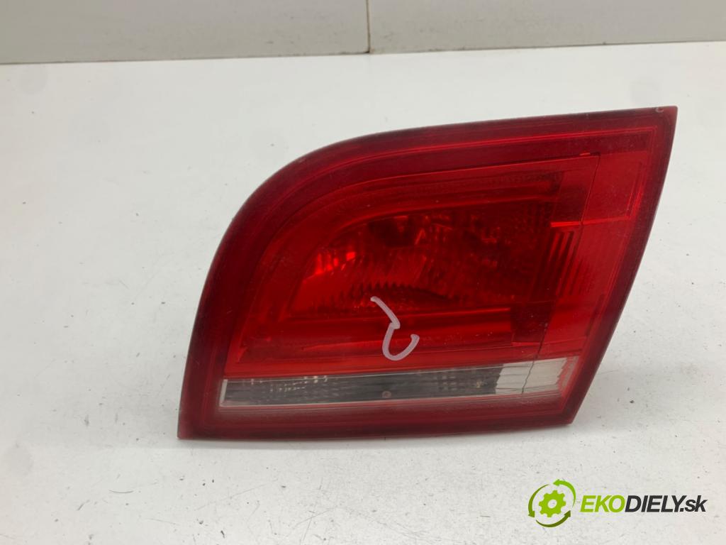 AUDI A3 8P liftback 2010 92 kW 1.4 TFSI 1390 světlo pravý zadní část vnitřní 8P4945094D