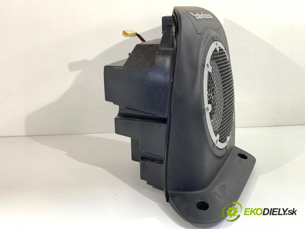 MITSUBISHI OUTLANDER II SUV 2010 130 kW 2.2 DI-D 4WD 2268 subwoofer 8720A012 (Audio zariadenie)