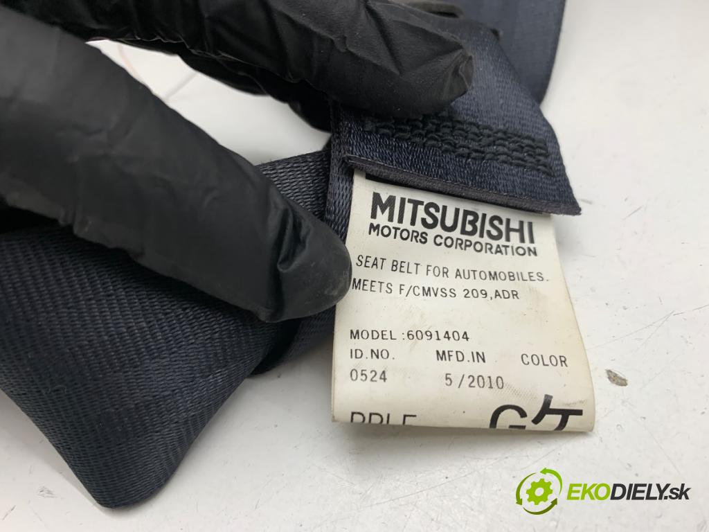 MITSUBISHI OUTLANDER II SUV 2010 130 kW 2.2 DI-D 4WD 2268 držák bezpečnost levý přední část 6091404
