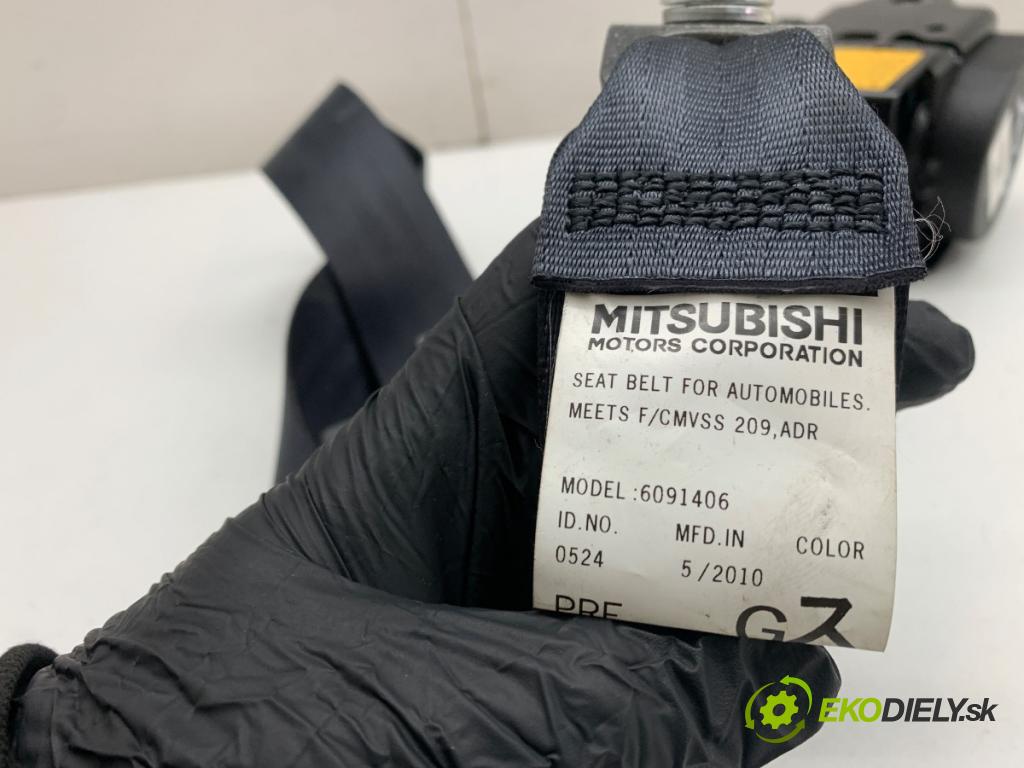 MITSUBISHI OUTLANDER II SUV 2010 130 kW 2.2 DI-D 4WD 2268 držák bezpečnost pravý přední část 6091406