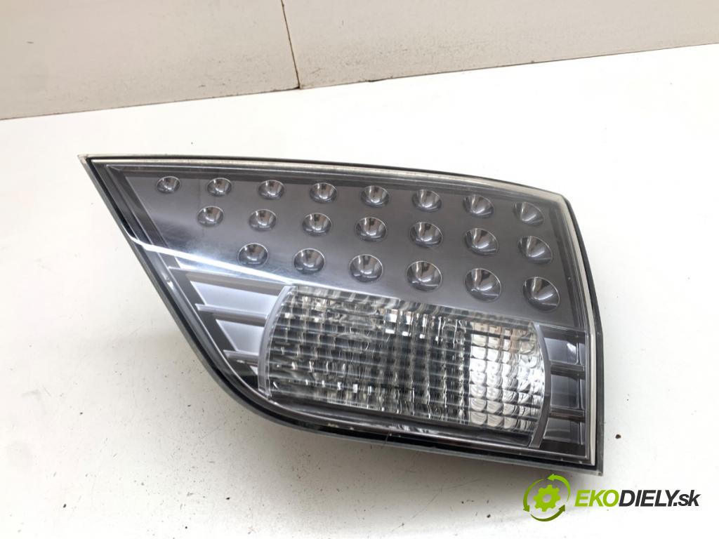 MITSUBISHI OUTLANDER II SUV 2010 130 kW 2.2 DI-D 4WD 2268 světlo pravý zadní část vnitřní 