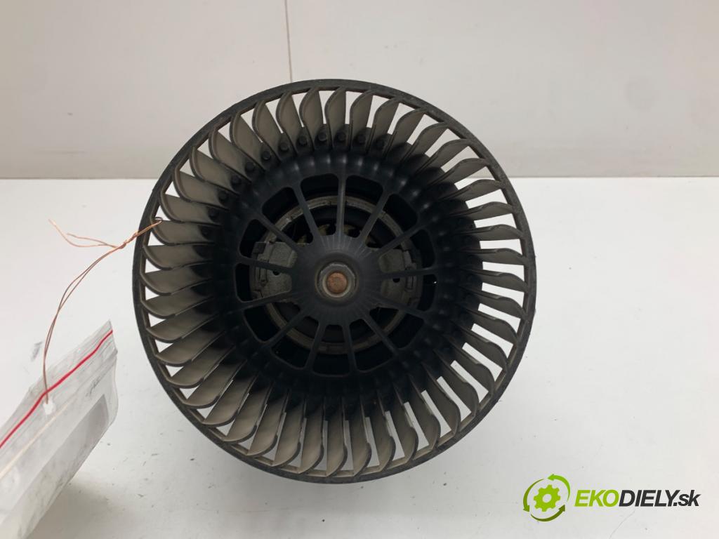 VOLVO V40 liftback 2014 110 kW D3 1984 ventilátor kúrenia AV6N-18456-AA