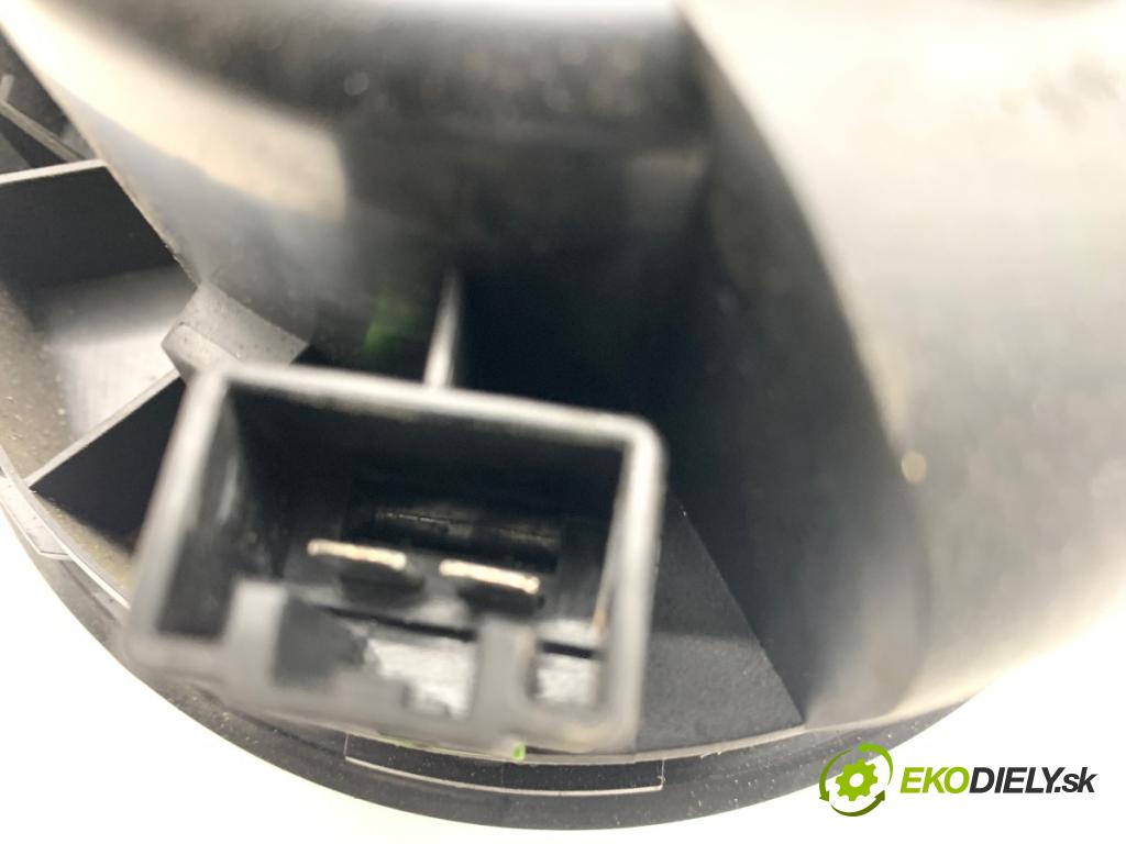 VOLVO V40 liftback 2014 110 kW D3 1984 ventilátor kúrenia AV6N-18456-AA